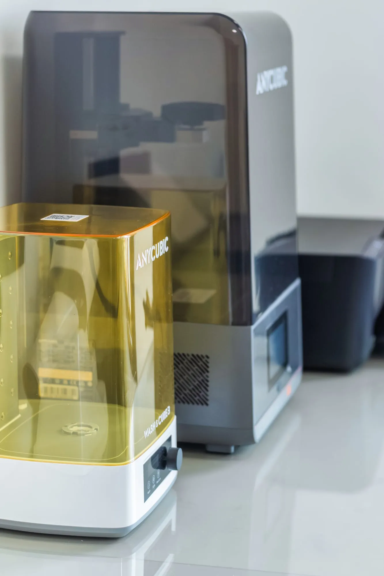 Imprimante 3D et station de lavage et de polymérisation dans le cabinet